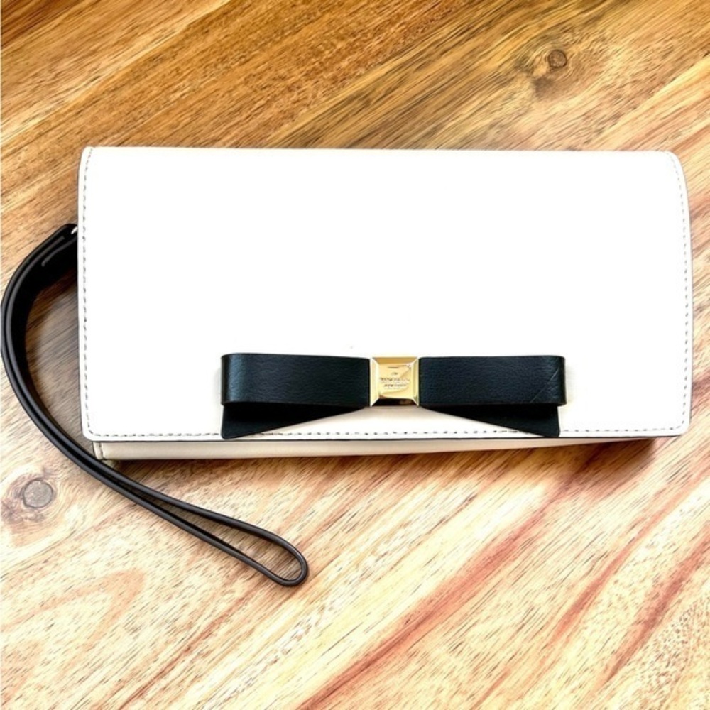 KATE SPADE PBBLE/BLCK WRISTLET
